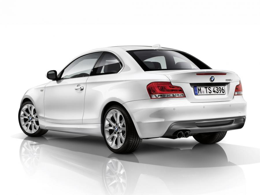  BMW 135i Coupe 2011 года  (фото 5 из 16)